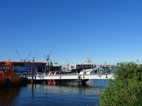 Blick auf den Hafen - Hamburg (Hamburg)