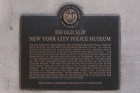 New York City Police Museum Bild von Citysam  von New York Inschrift am New York City Police Museum