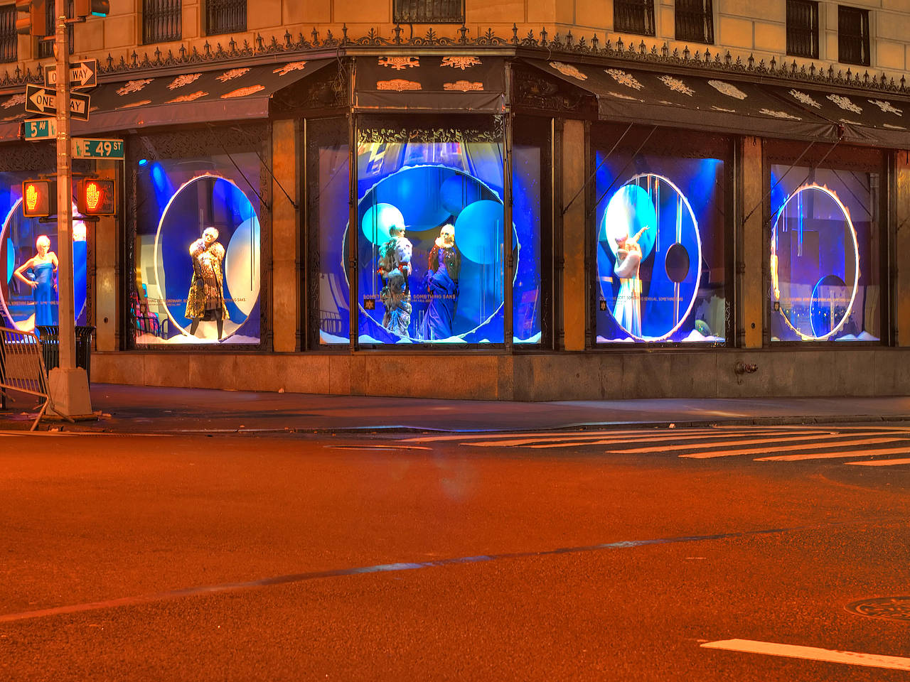 Shopping Bildansicht Sehenswürdigkeit  Das Kaufhaus Saks in der Fifth Avenue